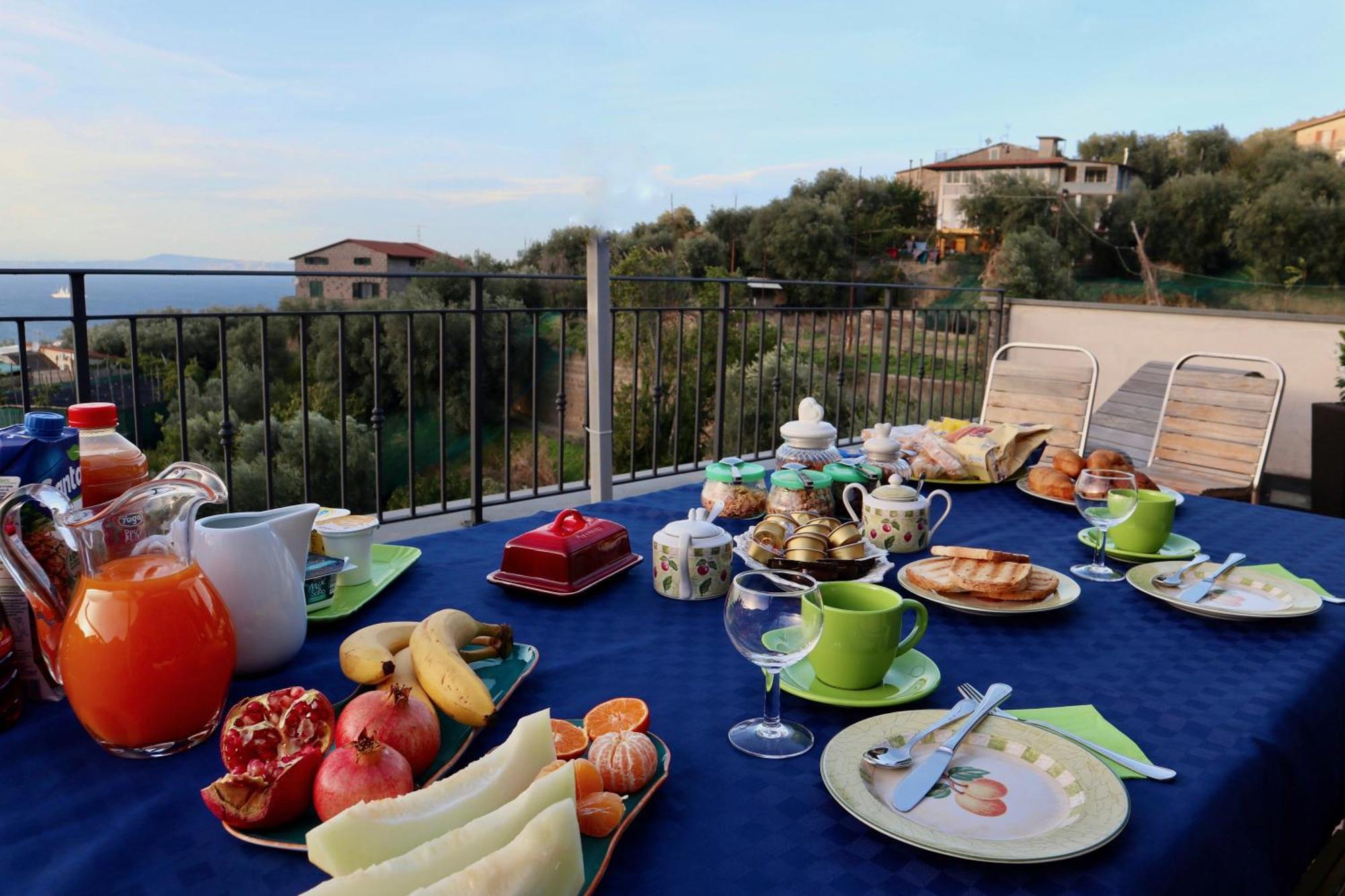 B&B Da Chiara Sea Sight Sorrento Esterno foto